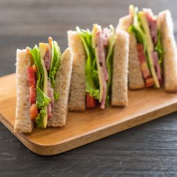 Cara Mengatur Keuangan untuk Generasi Sandwich