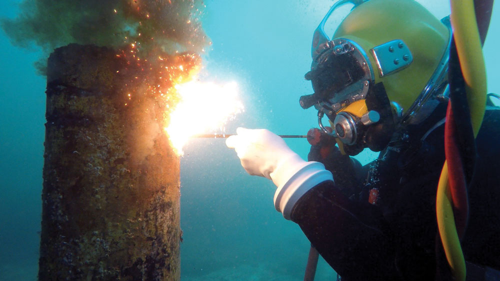 gaji-pekerjaan-welding-underwater-berapa-dan-bagaimana-cara-menjadi